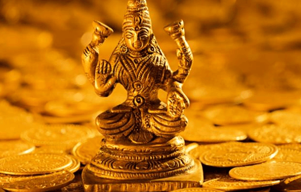 মাটির হাড়িতে সোনার মোহর, লোভে পড়ে; সব হারিয়ে পথের ভিখারী