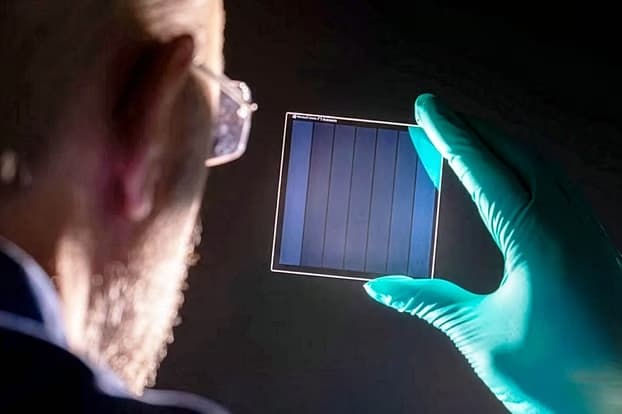 দীর্ঘদিন তথ্য সংরক্ষণের নতুন প্রযুক্তি উদ্ভাবন করেছে মাইক্রোসফট