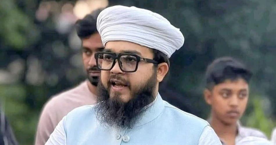 সংসদে নামাজ পড়তে গিয়ে জুতা হারালেন এমপি হানজালা