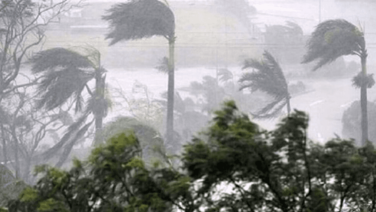 ঢাকাসহ ১১ জেলায় ঝড়ের আভাস, নদীবন্দরে সতর্ক সংকেত