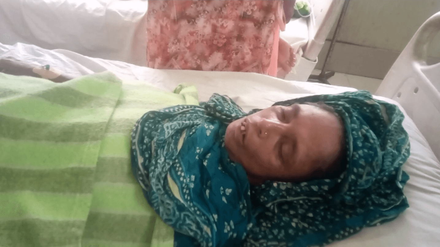 বটিয়াঘাটায় মোটরসাইকেলের ধাক্কায় বৃদ্ধা আহত, থানায় অভিযোগ