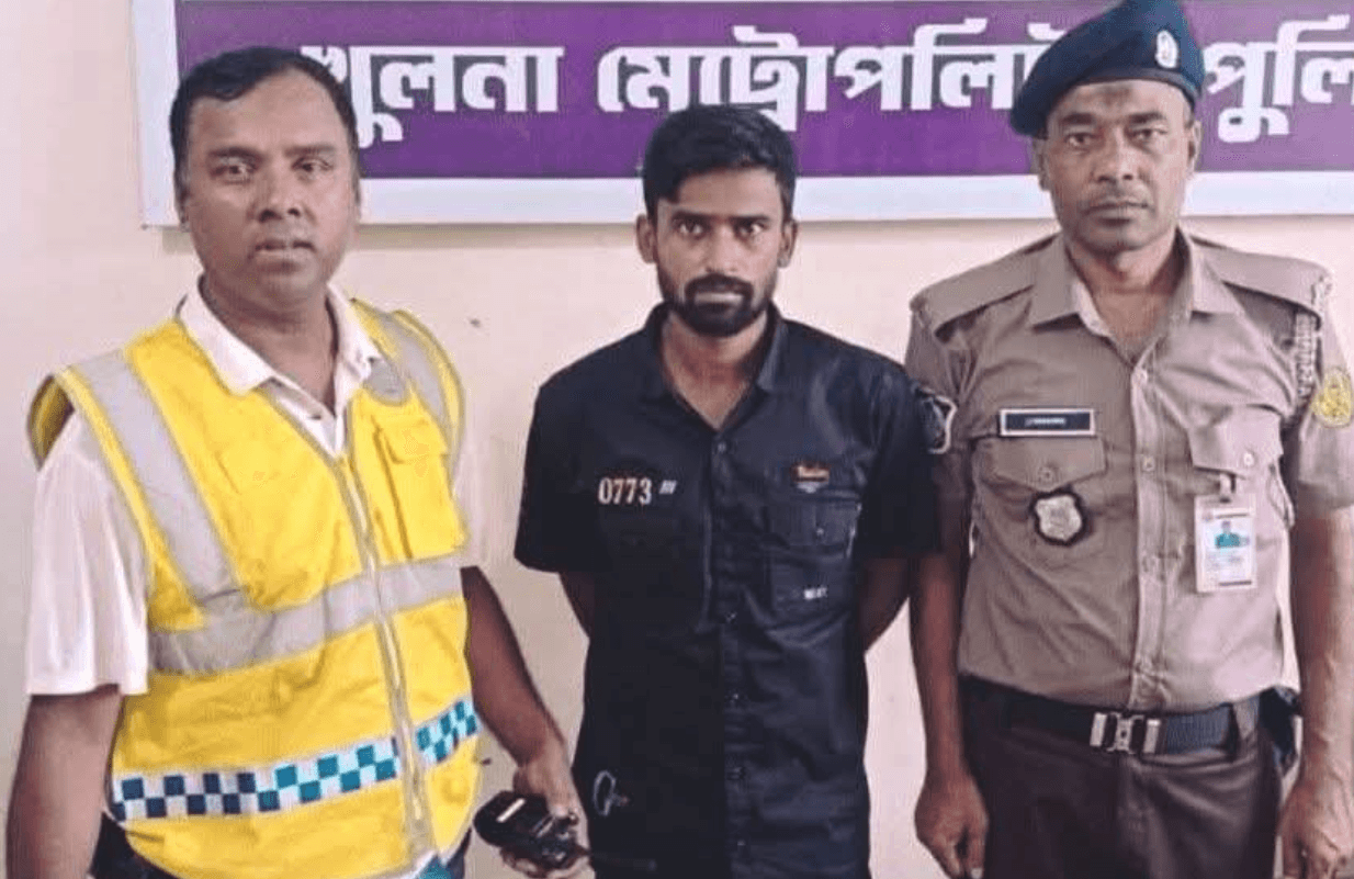 কেএমপির অভিযানে শীর্ষ সন্ত্রাসী আশিক গ্রুপের শুটার পারভেজ গ্রেপ্তার
