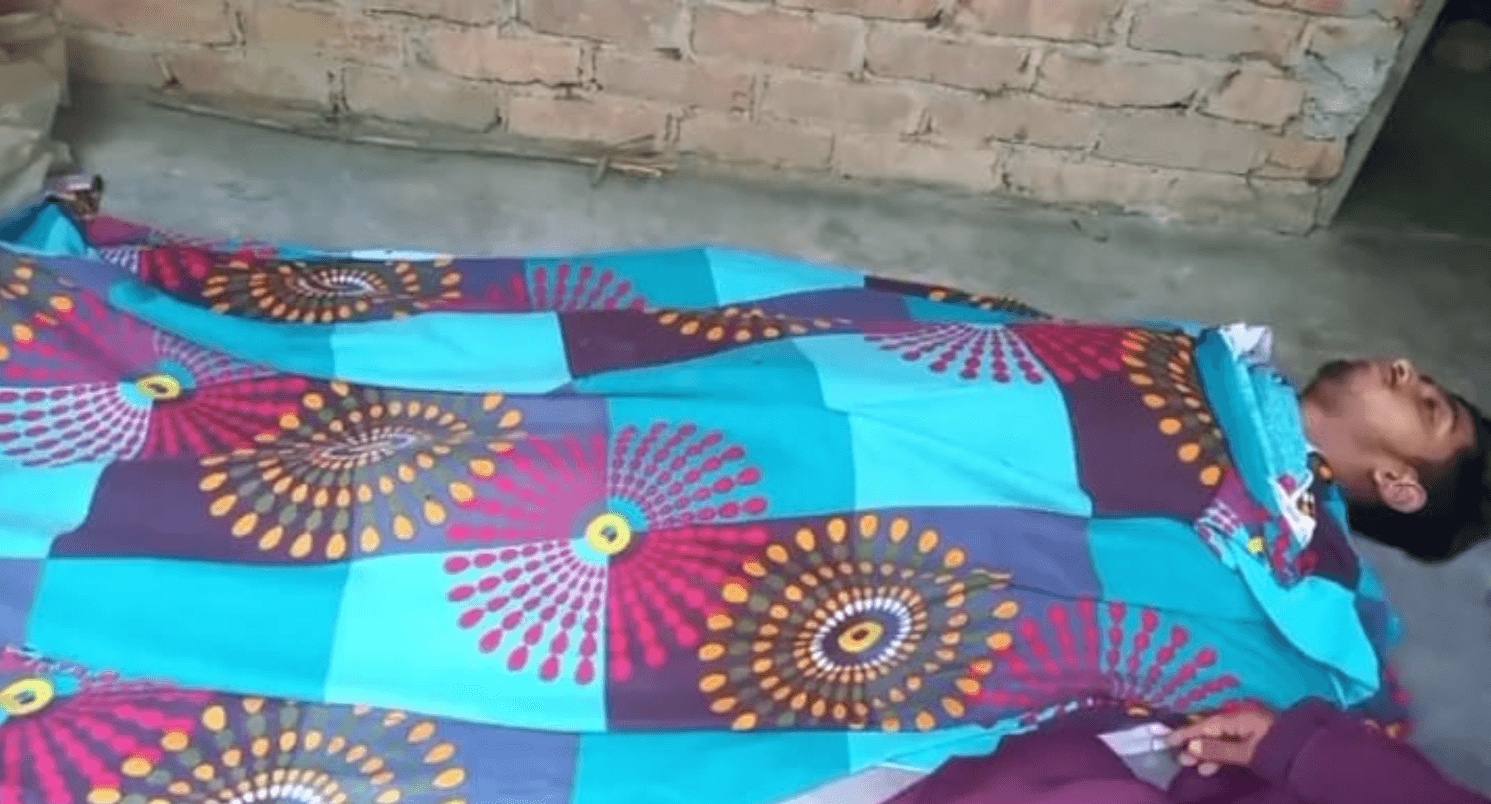 রূপসায় বন্ধুর বাড়িতে অবস্থানকালে ট্রলি শ্রমিকের রহস্যজনক মৃত্যু