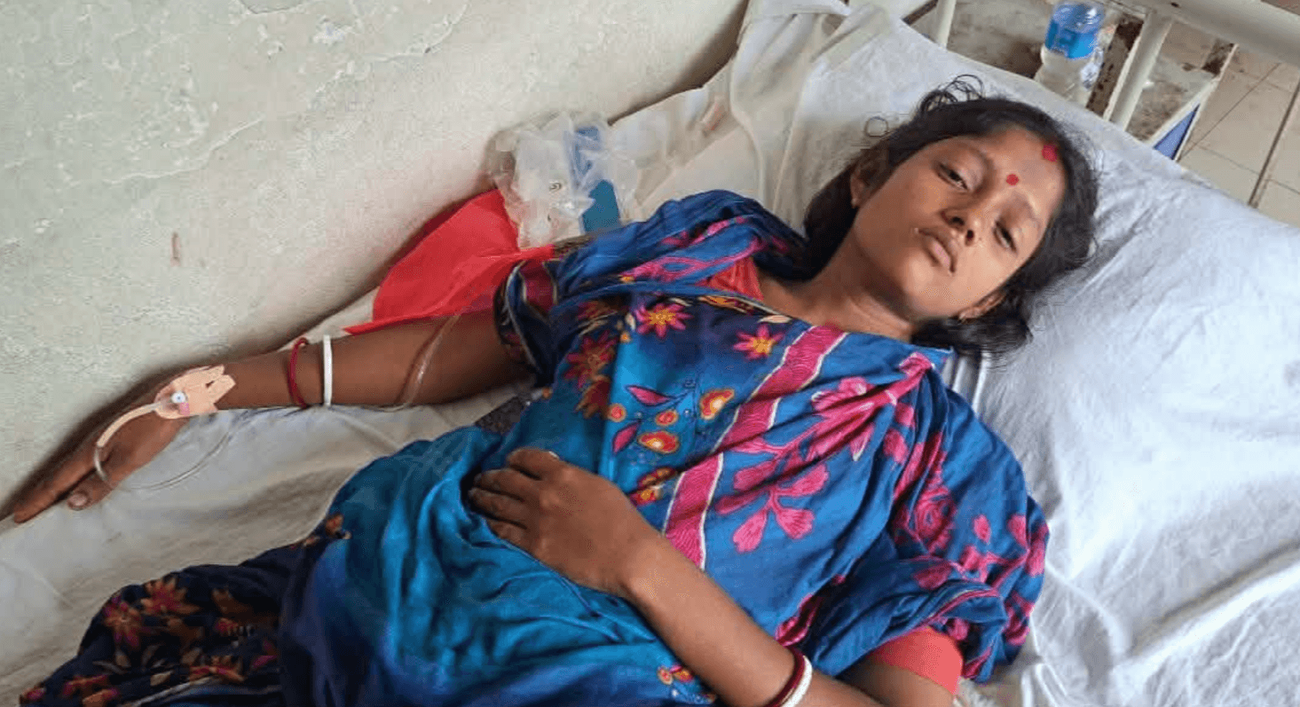 পাইকগাছায় পরকীয়া ও যৌতুকের দাবিতে স্ত্রীকে মারধর; শিশু কন্যাসহ বাড়িছাড়া