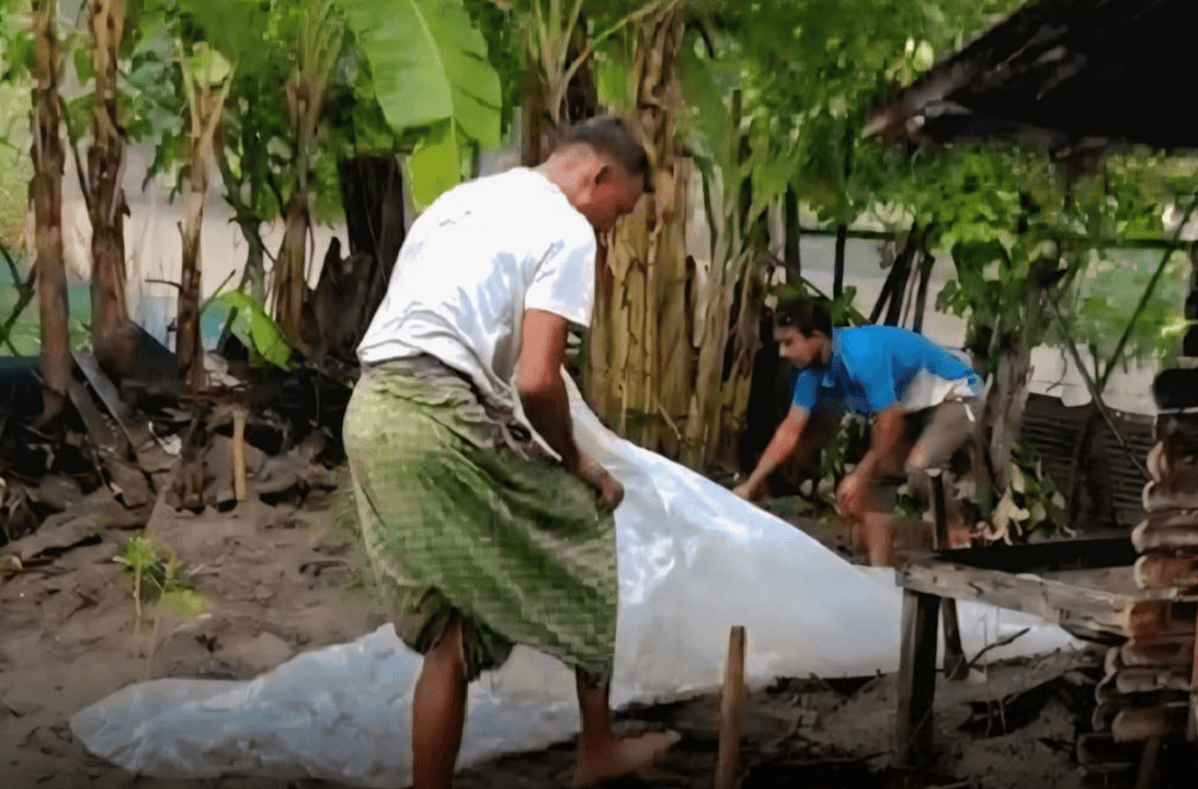 খুলনায় মাটিতে পুঁতে রাখা অজ্ঞাত ব্যক্তির মরদেহ উদ্ধার