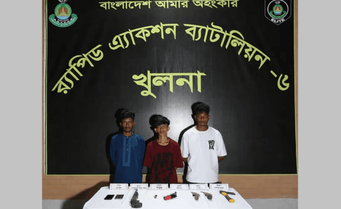 খুলনার আলোচিত জোড়া খুন: প্রধান আসামি সাইফিসহ গ্রেপ্তার ৩, অস্ত্র উদ্ধার