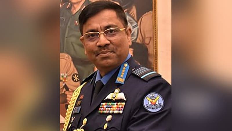 স্ত্রীসহ সাবেক বিমান বাহিনী প্রধানের আয়কর নথি জব্দের নির্দেশ
