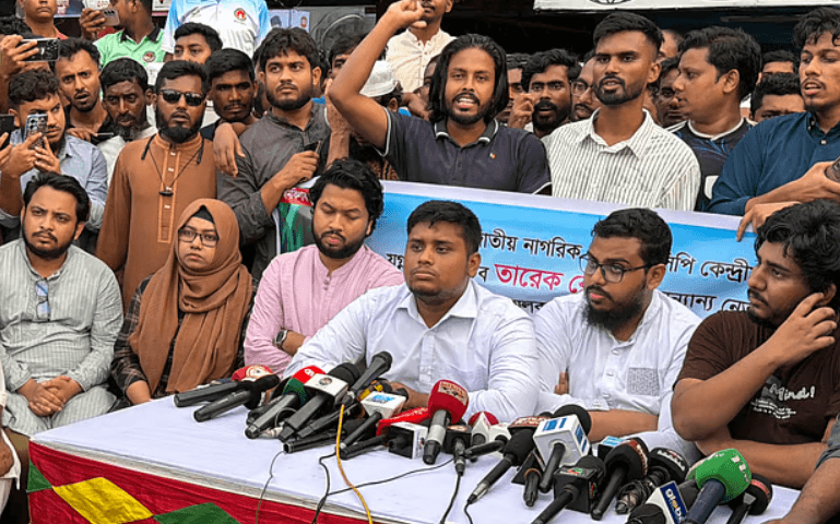 আওয়ামী লীগ সরকারের মতো পুলিশকে দলদাসে পরিণত করছে বিএনপি: হাসনাত আবদুল্লাহ