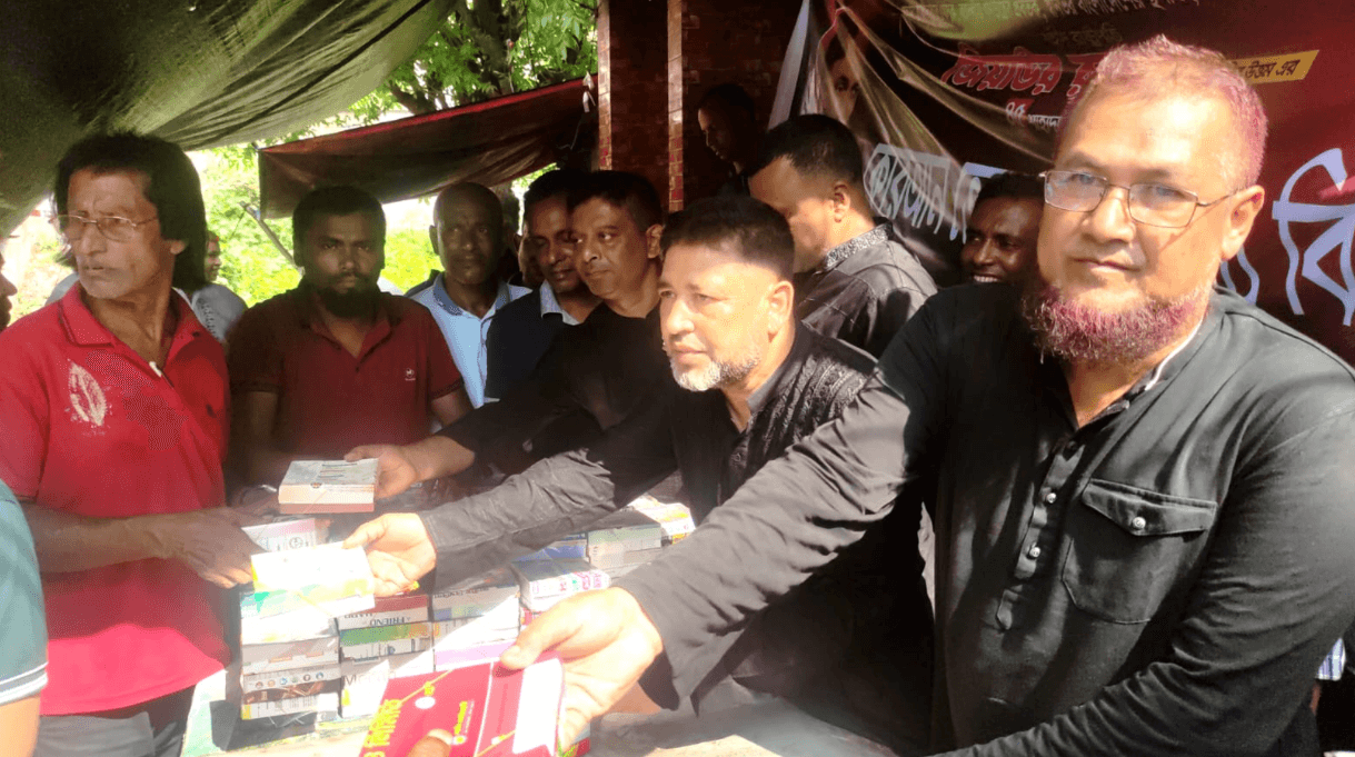 শহীদ রাষ্ট্রপতি জিয়াউর রহমানের শাহাদাৎ বার্ষিকী উপলক্ষে সাতক্ষীরায় কোরআন তেলাওয়াত, দোয়া মাহফিল ও খাদ্য বিতরণ অনুষ্ঠিত