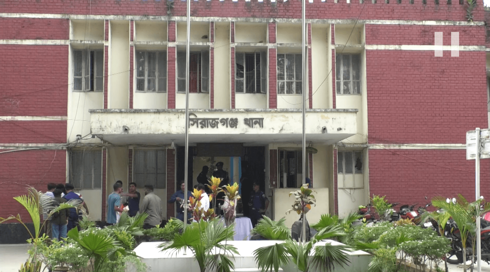 সিরাজগঞ্জে চুলকাটা ও মোটরসাইকেল চালানো নিয়ে দ্বন্দ্বের জেরে বন্ধুকে হত্যা, ৪৮ ঘণ্টার মধ্যে প্রধান আসামি গ্রেপ্তার