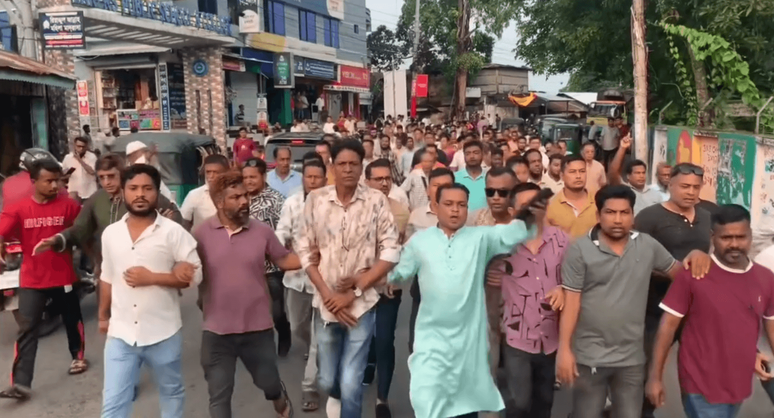 মন্ত্রী দীপেন দেওয়ানের পদত্যাগের প্রতিবাদে সড়ক অবরোধ, নেতাকর্মীদের বিক্ষোভ