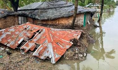 পানি নামার সঙ্গে দৃশ্যমান বন্যার ব্যাপক ক্ষয়ক্ষতি