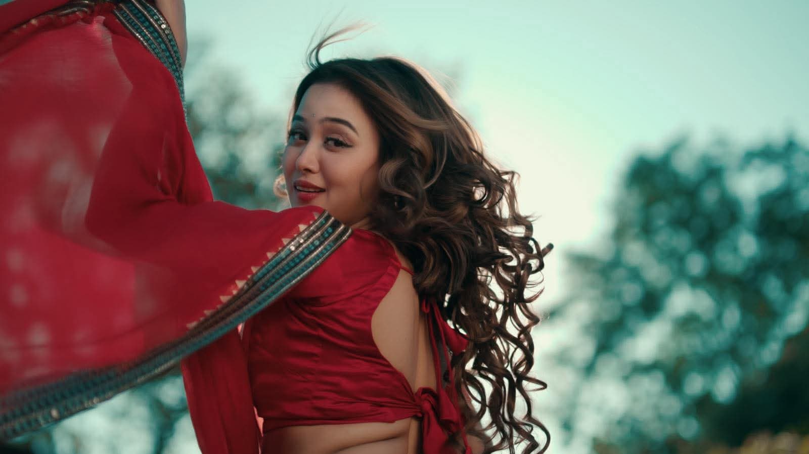 দুর্যোগের মধ্যে এইচএসসি পরীক্ষা: শিক্ষার্থীদের পাশে চমক, সিদ্ধান্তের মানবিকতা নিয়ে প্রশ্ন