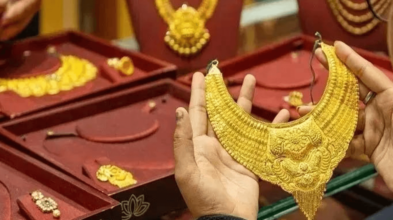 দেশের বাজারে সোনা ও রুপার দামে আপডেট, ২২ ক্যারেট সোনা ২.১৯ লাখ টাকা