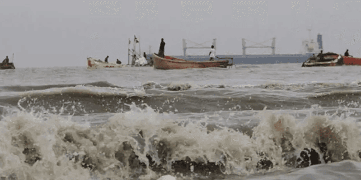 ঝড়ের শঙ্কা কেটে যাওয়ায় চার সমুদ্রবন্দরের ৩ নম্বর সতর্ক সংকেত প্রত্যাহার