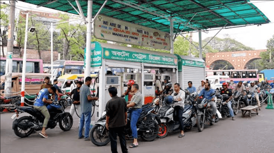 রাজধানীর পেট্রোল পাম্পে স্বাভাবিক জ্বালানি সরবরাহ, নেই দীর্ঘ লাইন